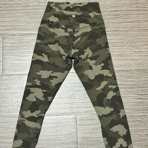 LULULEMON Women’s Green Camo Print Yoga Leggings - Size 4